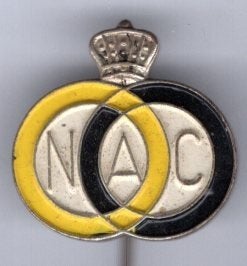 NAC N.A.C. zilverkleurig voetbal speldje ( Z_070), Ophalen of Verzenden, Nieuw, Sport, Speldje of Pin