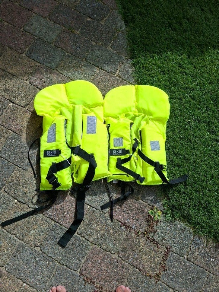 2 Besto reddingsvesten: Todler (15-20kg) & Child (20-30kg), Watersport en Boten, Ophalen of Verzenden, Zo goed als nieuw