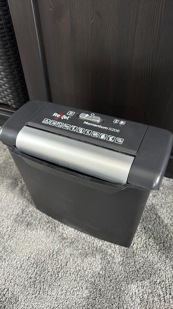 Papierversnipperaar Rexel Momentum S206, Ophalen of Verzenden, Zo goed als nieuw
