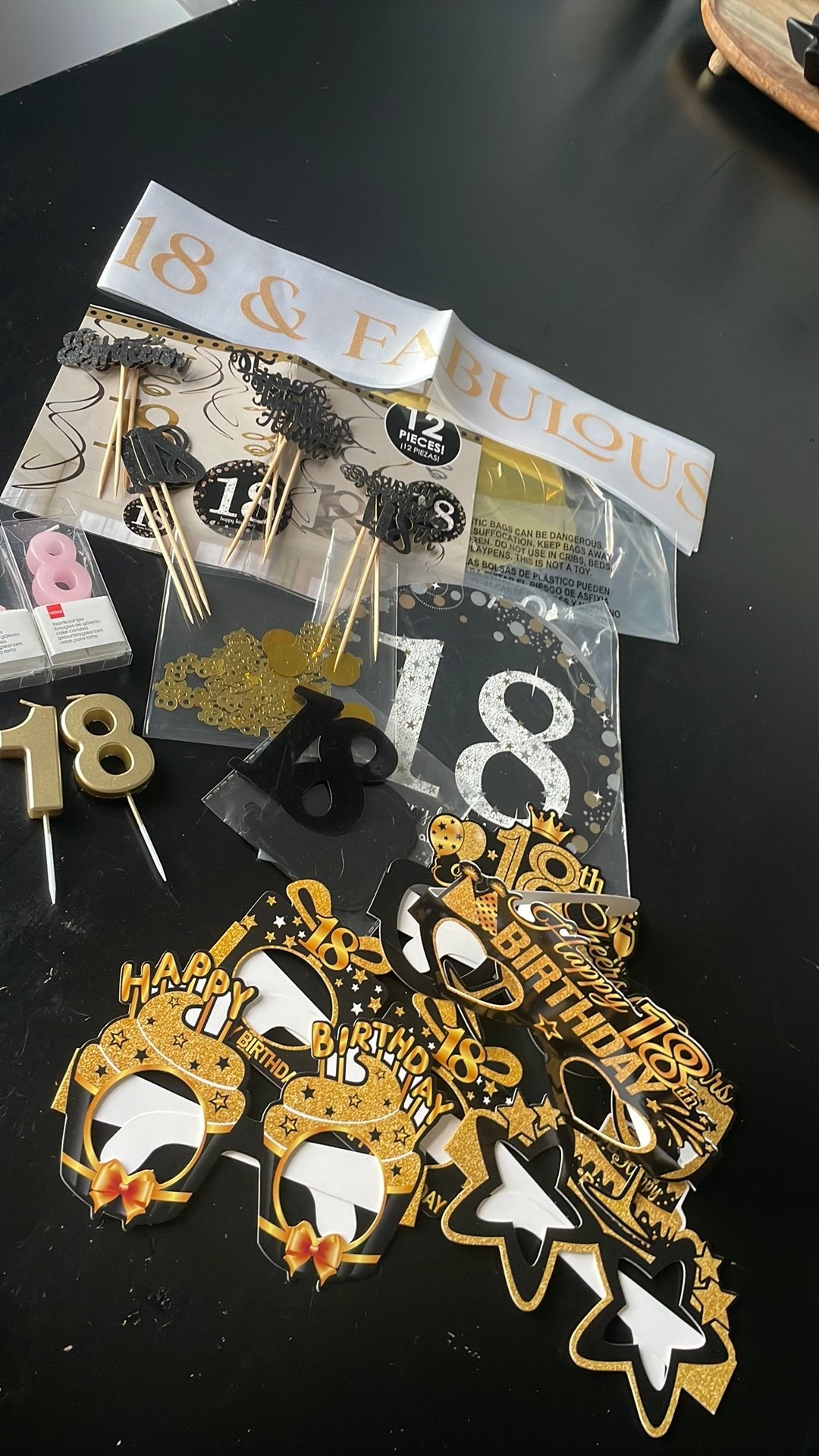18 jaar decoratie en feestartikelen, Ophalen of Verzenden, Zo goed als nieuw, Versiering, Verjaardag