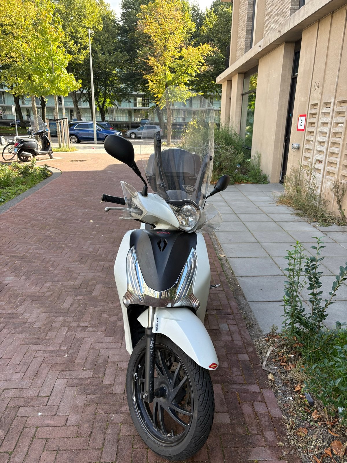 Honda SH 150cc Scooter - Wit met Topkoffer, Fietsen en Brommers, Overige modellen, Nieuw, Ophalen of Verzenden, 150 cc