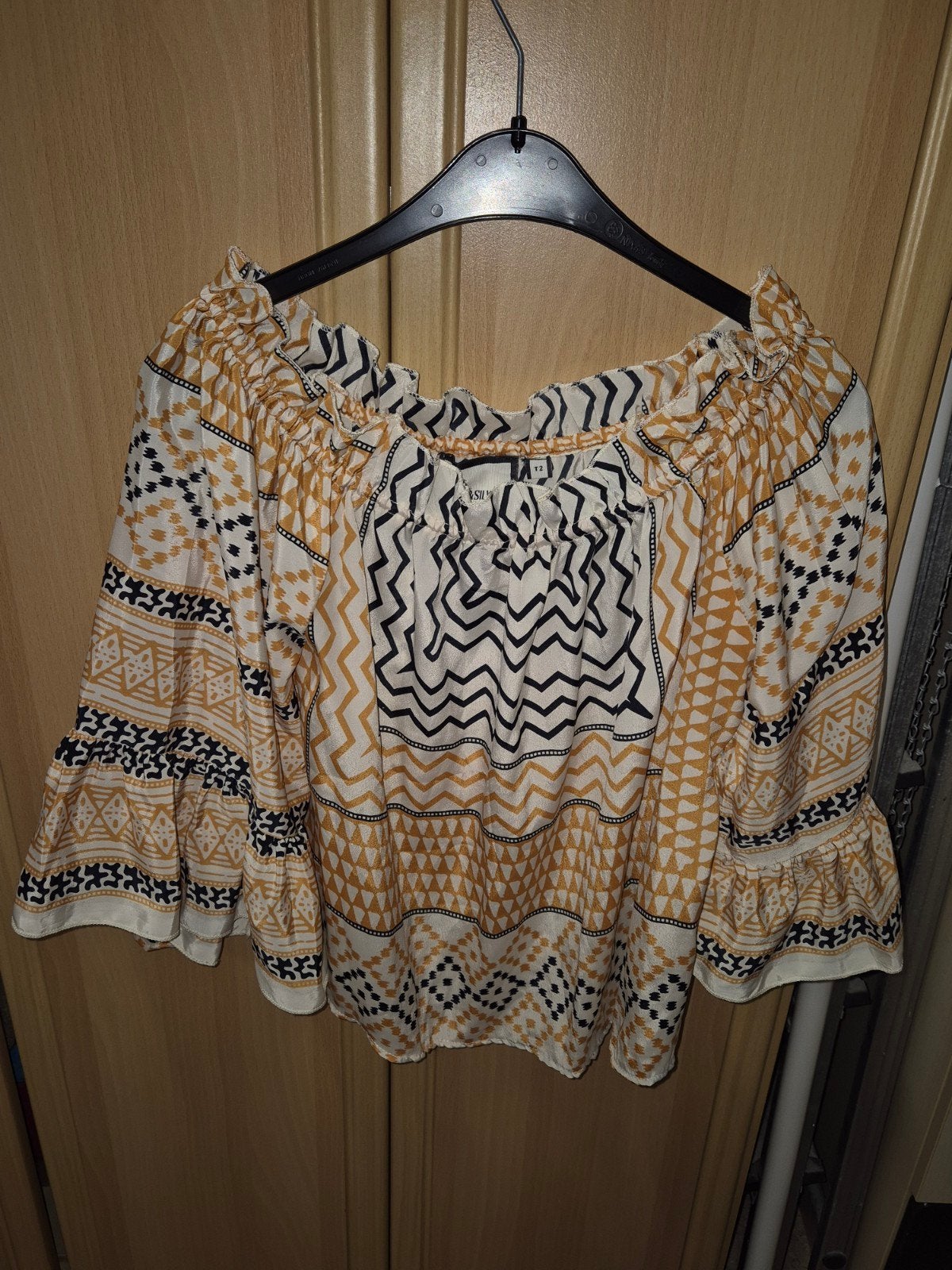Zomerse Off-Shoulder Top met 3/4 Mouwen, Kleding | Dames, Tops, Zo goed als nieuw, Maat 38/40 (M), Meerkleurig, Korte mouw, Ophalen of Verzenden