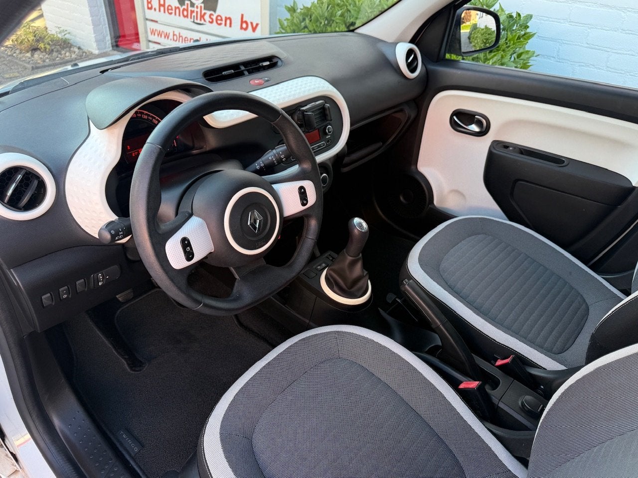 Renault Twingo 1.0 SCe 70pk Collection/ All season banden/ A, Auto's, Dealer onderhouden, Gebruikt, 840 kg, 4 stoelen