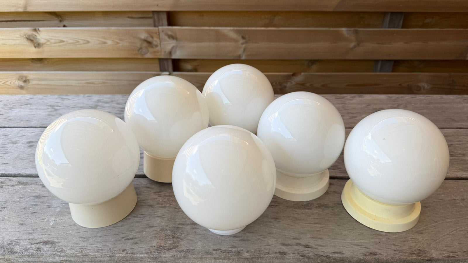 Witte bol lampen, Ophalen