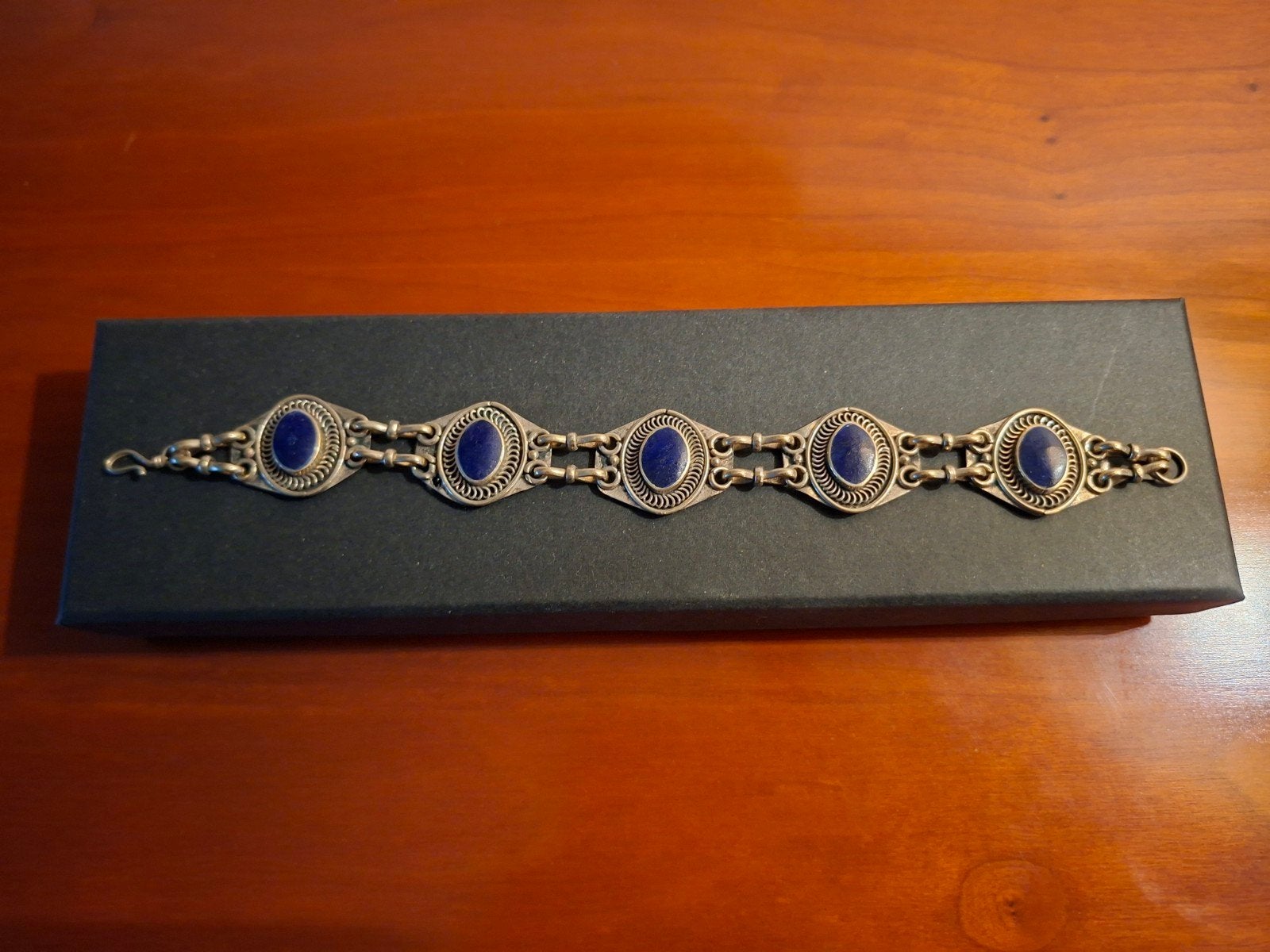 Aparte armband met lapis lazuli️***, Ophalen, Zo goed als nieuw, Blauw, Zilver