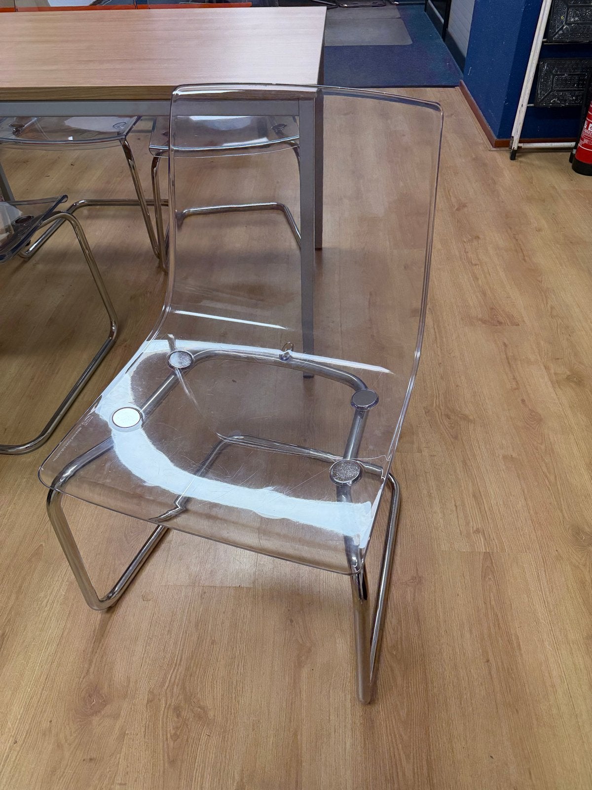 Ikea Tobias stoel met chromen onderstel (21 stuks voorraad), Ophalen, Kunststof, Gebruikt, Overige kleuren