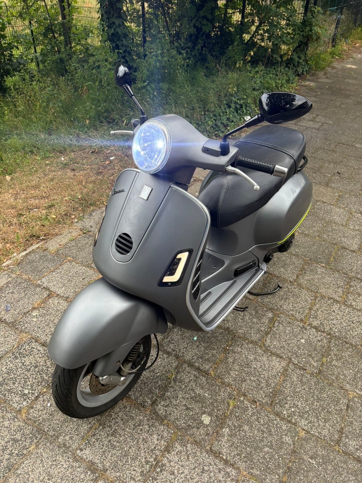 Vespa gt 200, Fietsen en Brommers, Snorfietsen en Snorscooters, Ophalen of Verzenden, Zo goed als nieuw, Benzine, Piaggio