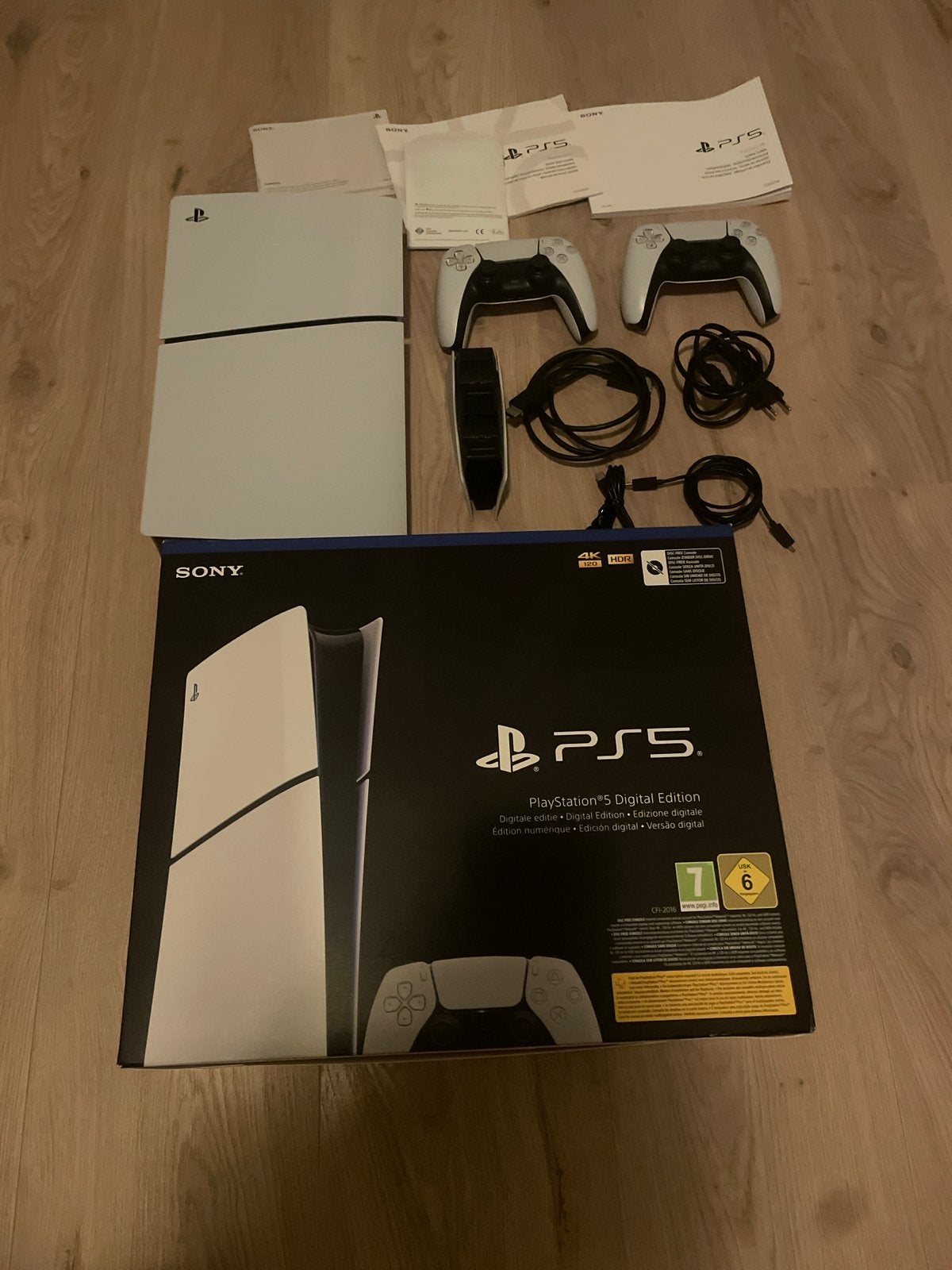 PlayStation 5 Digital Edition - Zo goed als nieuw, Spelcomputers en Games, Ophalen of Verzenden, Zo goed als nieuw, Playstation 5 Digital