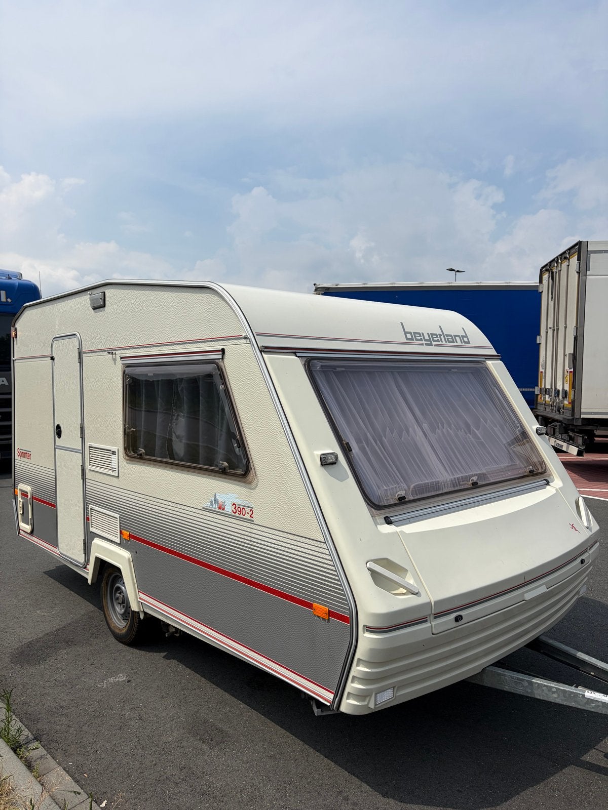 Beyerland Sprinter 390-2 Caravan - Compact en Compleet mover, Treinzit, 750 - 1000 kg, Particulier, 4 tot 5 meter