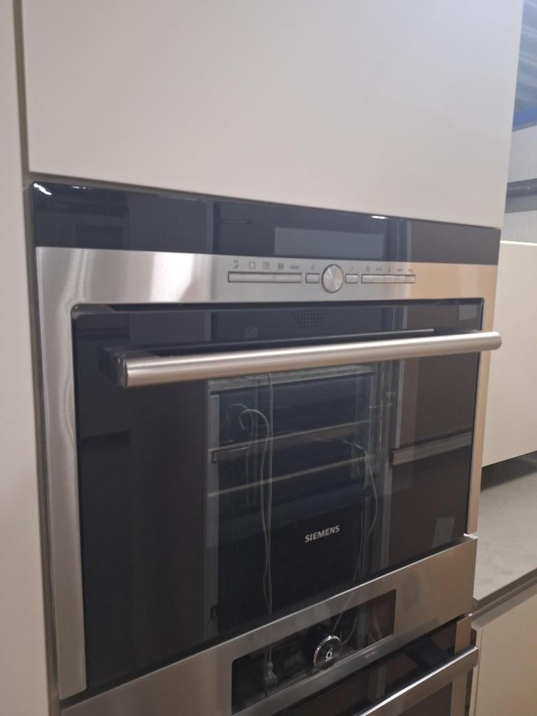 Keuken Compleet met APP 120Keukens op voorraad Nr. 2943, Ophalen of Verzenden, Zo goed als nieuw, Enkelwandige keuken, Met kookeiland