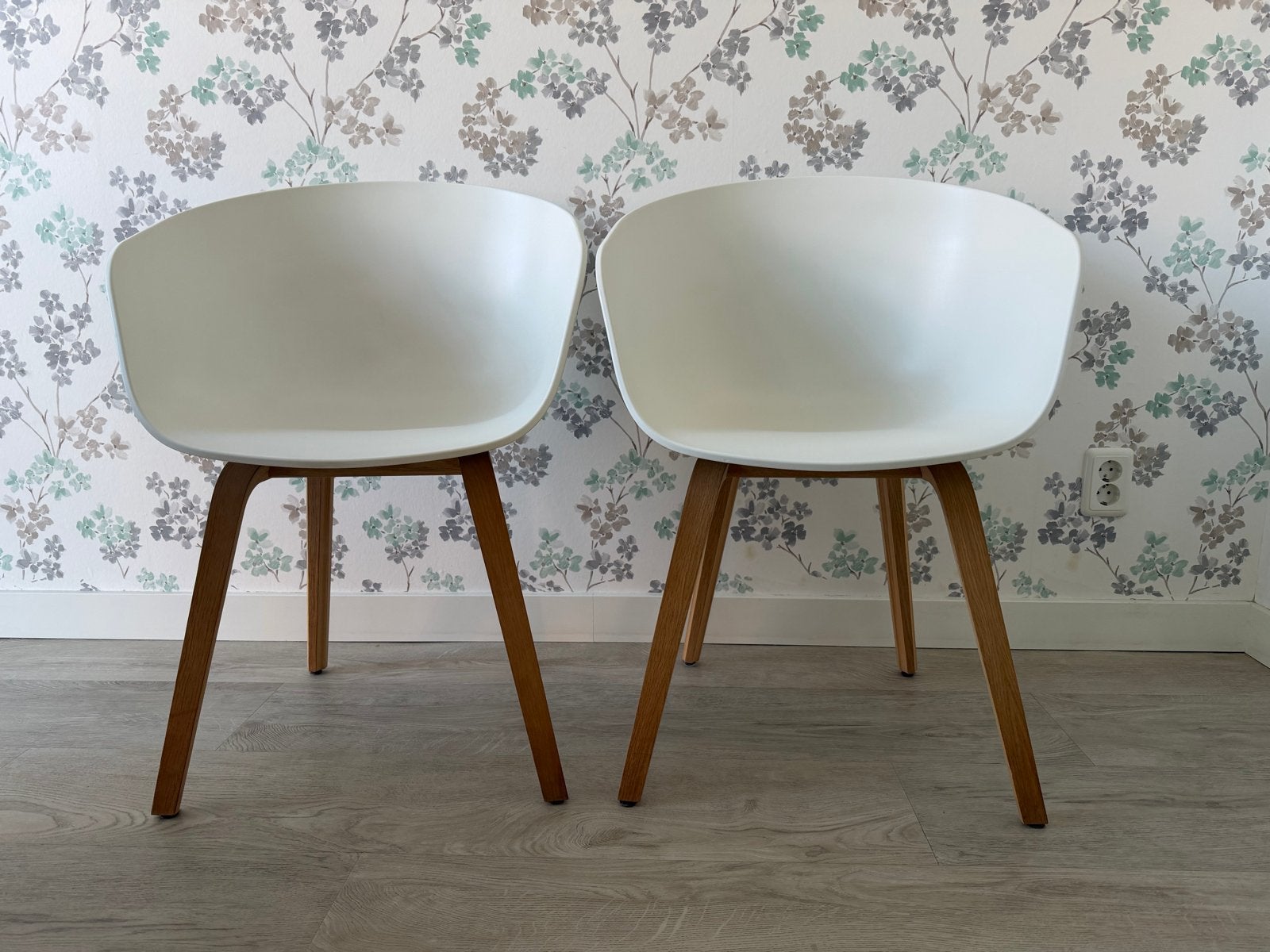2x witte HAY About A Chair AAC22 - Onbeschadigd en vlekvrij, Ophalen, Twee, Wit, Zo goed als nieuw