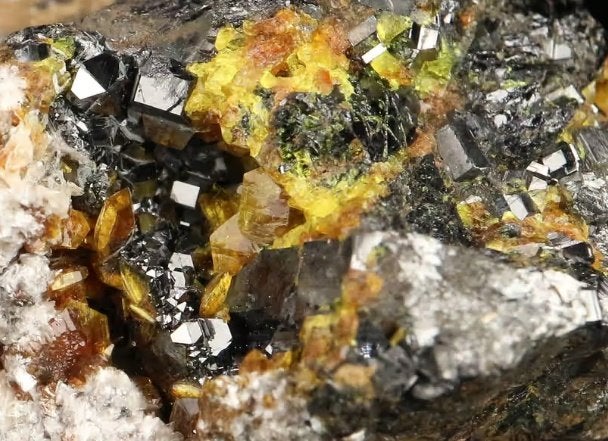 STURMANIET + HEMATIET + TODOROKIET uit Zuid-Afrika., Ophalen of Verzenden, Mineraal