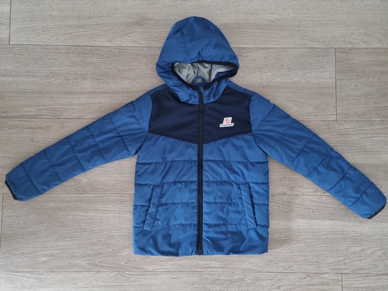 Vingino jas tussenjas zomerjas blauw mt 128 zgan

Licht gewa, Ophalen of Verzenden, Zo goed als nieuw, Jongen, Jas