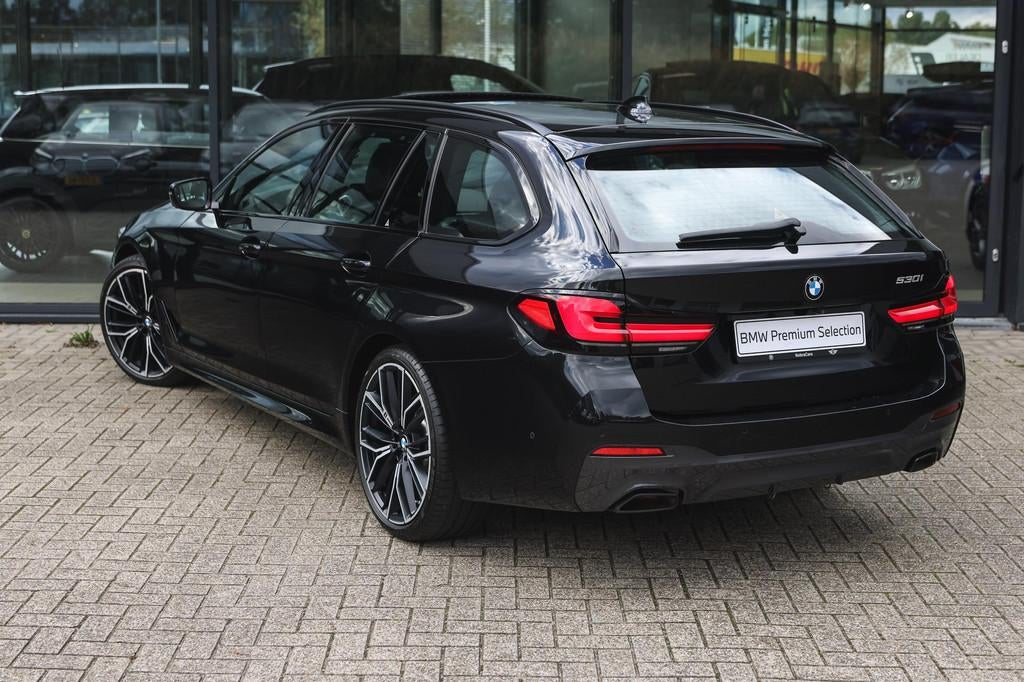 BMW 5 Serie Touring 530i High Executive M Sport Automaat / P, 1998 cc, Achterwielaandrijving, Gebruikt, 4 cilinders