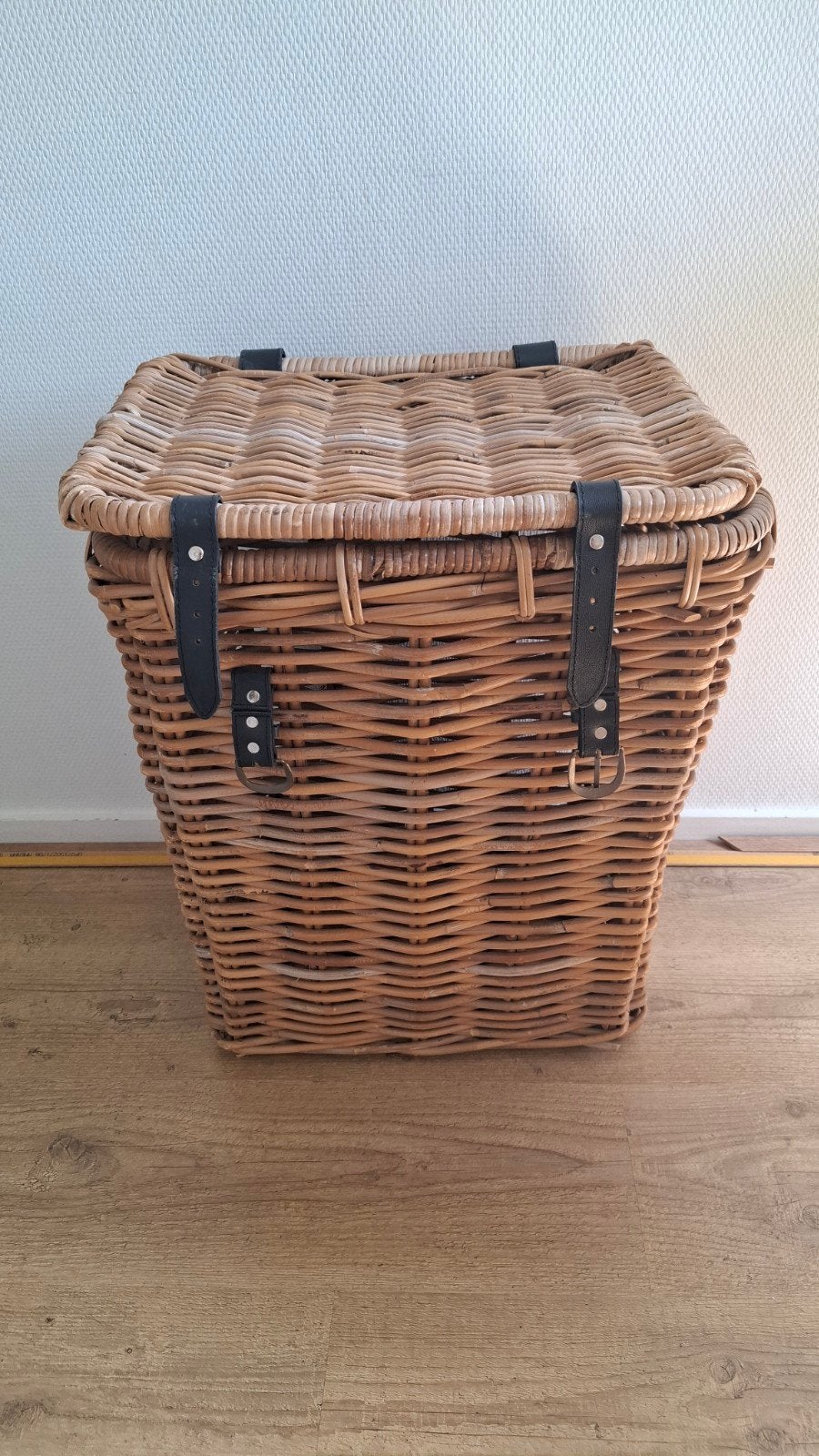 Mooie grote rieten mand, Huis en Inrichting, Woonaccessoires | Schalen en Manden, Ophalen, Zo goed als nieuw, Rechthoekig, Riet