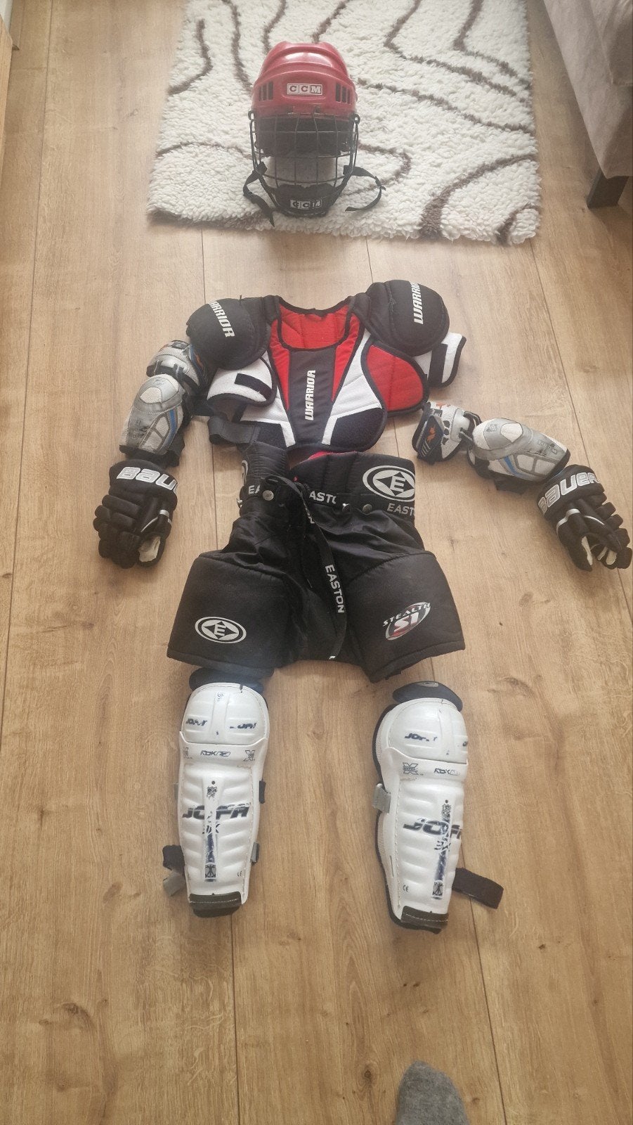 Complete ijshockeyuitrusting (helm, bescherming, broek), Ophalen of Verzenden, Gebruikt, Bescherming