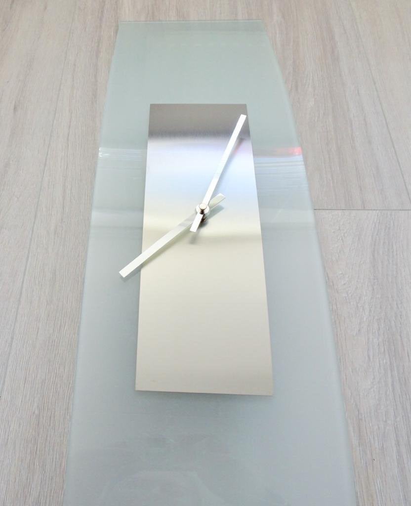 Nieuw! Klok mat gehard glas rvs origineel wandklok modern, Ophalen, Nieuw, Analoog, Wandklok