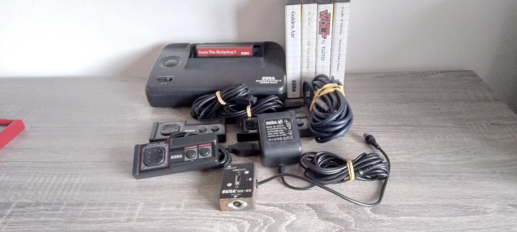 Sega Mastersystem II + 5 spellen en alle kabels, Spelcomputers en Games, Spelcomputers | Sega, Met games, Master System, Ophalen of Verzenden