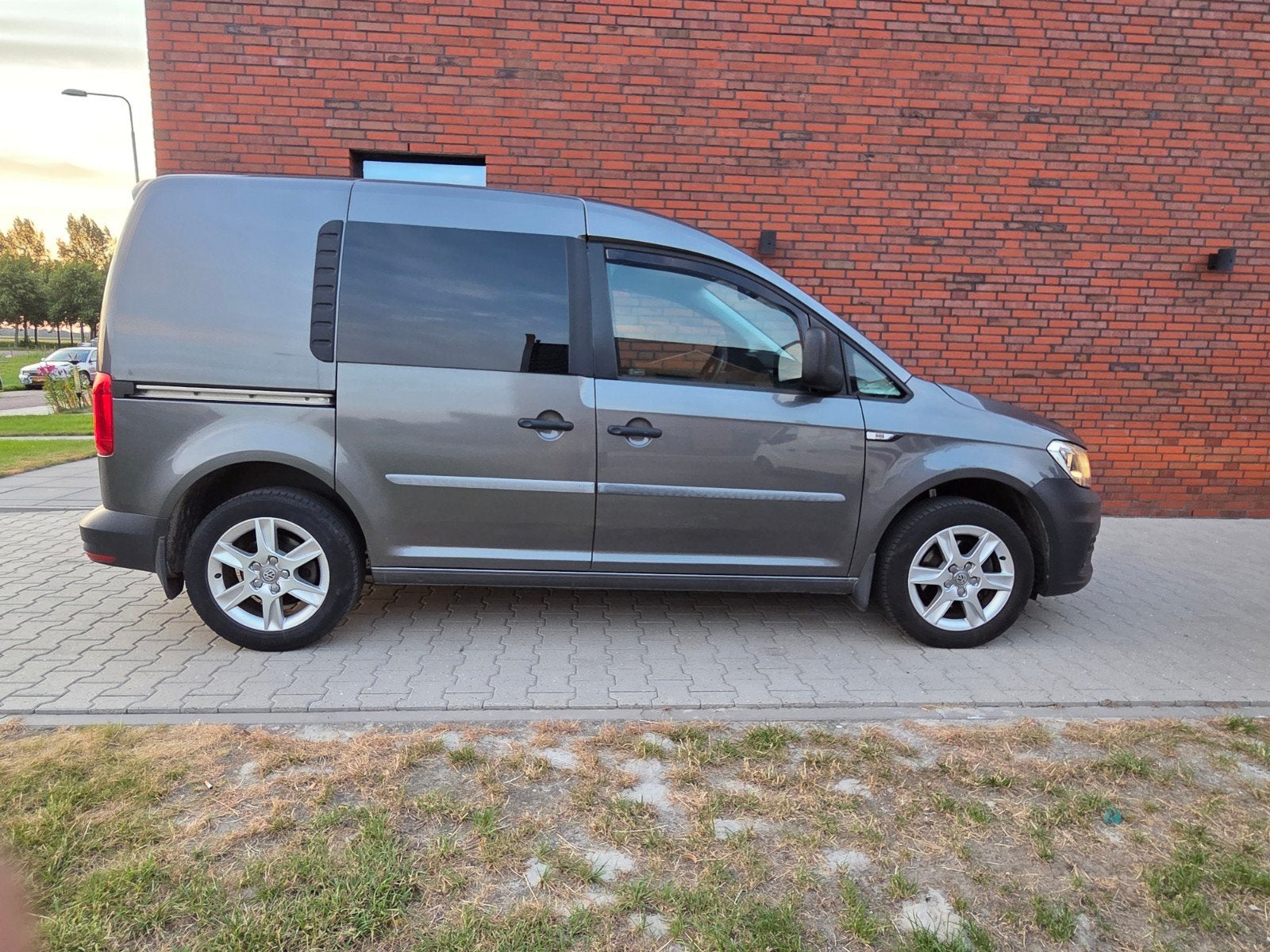 Volkswagen Caddy 2.0 D 55KW 2017, Auto's, Bestelauto's, Particulier, Airconditioning, Bluetooth, Bochtverlichting, Centrale vergrendeling