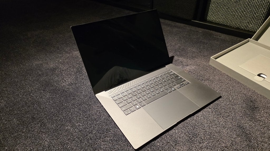 ASUS Zenbook S 16 OLED UM5606WA - nieuw ongebruikt chassis, Nieuw, Ophalen of Verzenden, Asus Zenbook, 4 Ghz of meer