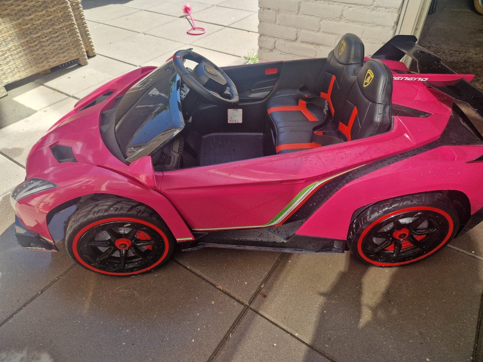 Lamborghini Veneno kinderauto roze met afstandsbediening, Ophalen, Zo goed als nieuw, Afstandsbediening