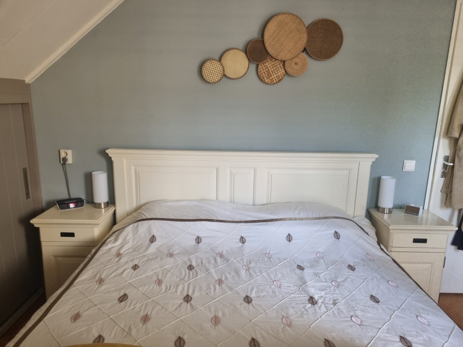 Complete slaapkamer inrichting: bed, nachtkastjes +commode, Ophalen, Gebruikt, Tweepersoons