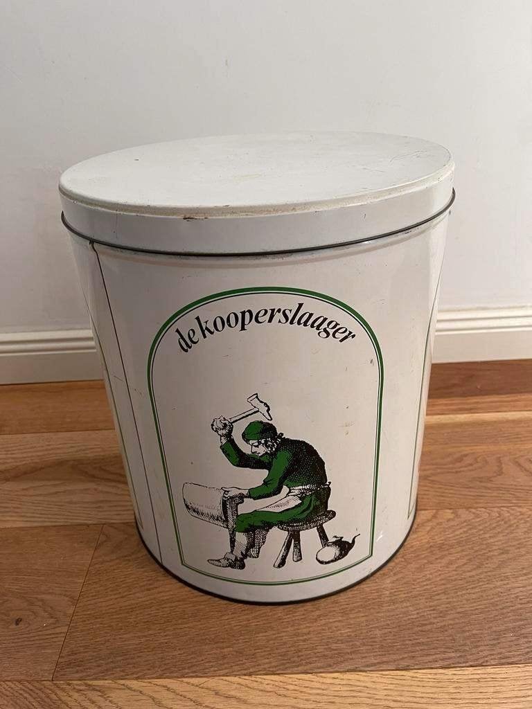Grote trommel blik de Speldemaaker/ de smit/de kooperslaager, Ophalen of Verzenden, Gebruikt, Overige