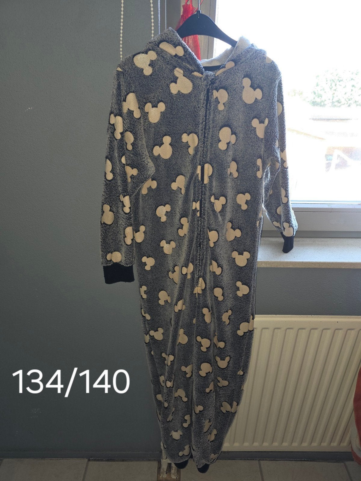 Mickey Mouse Onesie - Maat 134/140, Disney, Nacht- of Onderkleding, Gebruikt, Jongen of Meisje