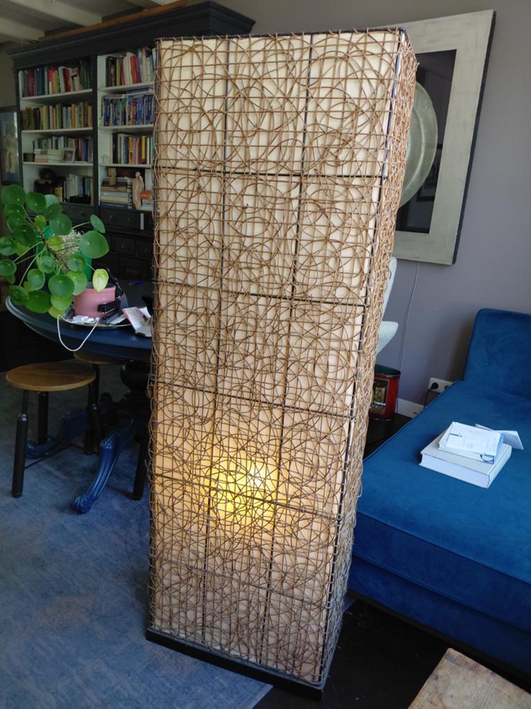 Originele Rietveld vloerlamp van riet en katoen, Huis en Inrichting, Lampen | Vloerlampen, Overige materialen, Gebruikt, 150 tot 200 cm