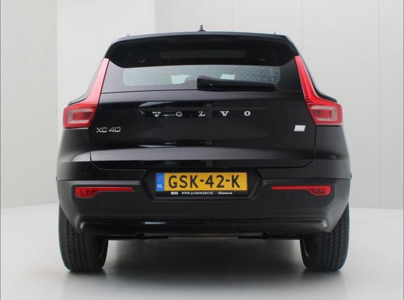 Volvo XC40 T5 Twin Engine 262pk Geartronic 2020 Recharge, 1800 kg, 179 pk, Zwart, Plug-in hybride