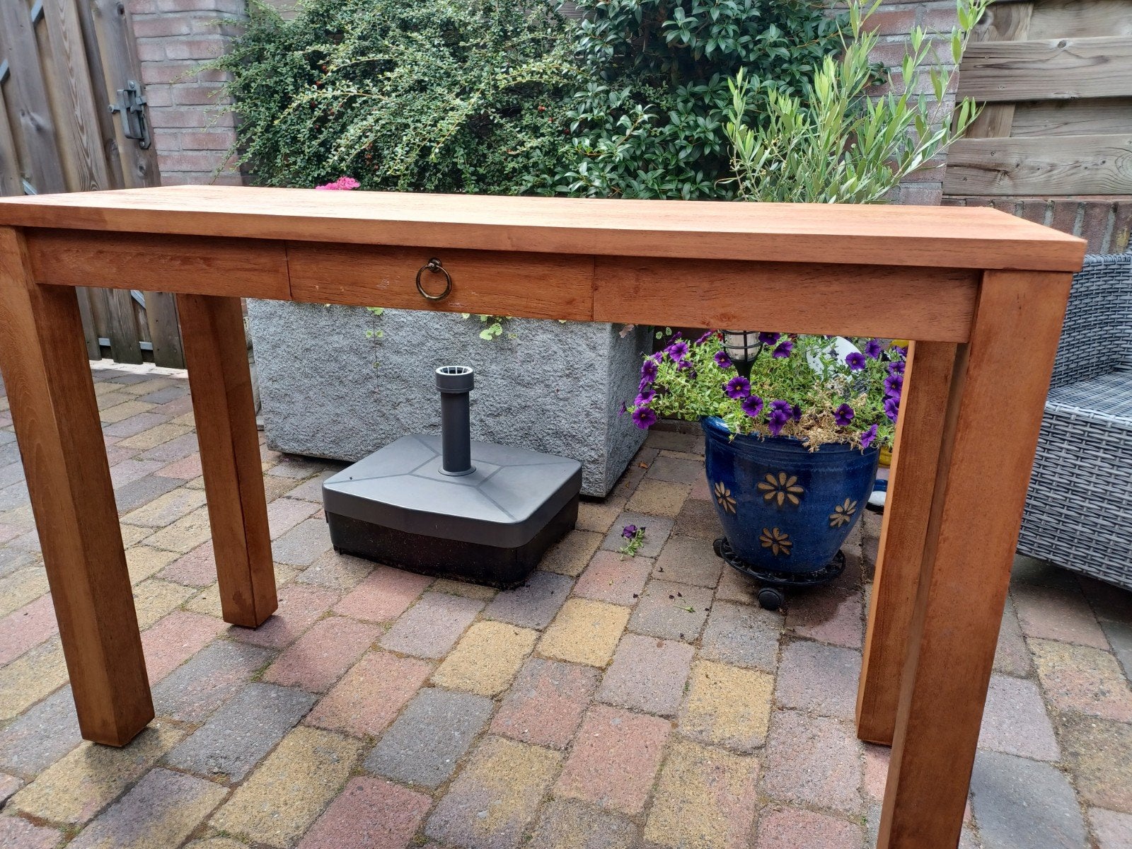 Teakhouten sidetable met lade, Ophalen, Zo goed als nieuw, 25 tot 50 cm, Rechthoekig