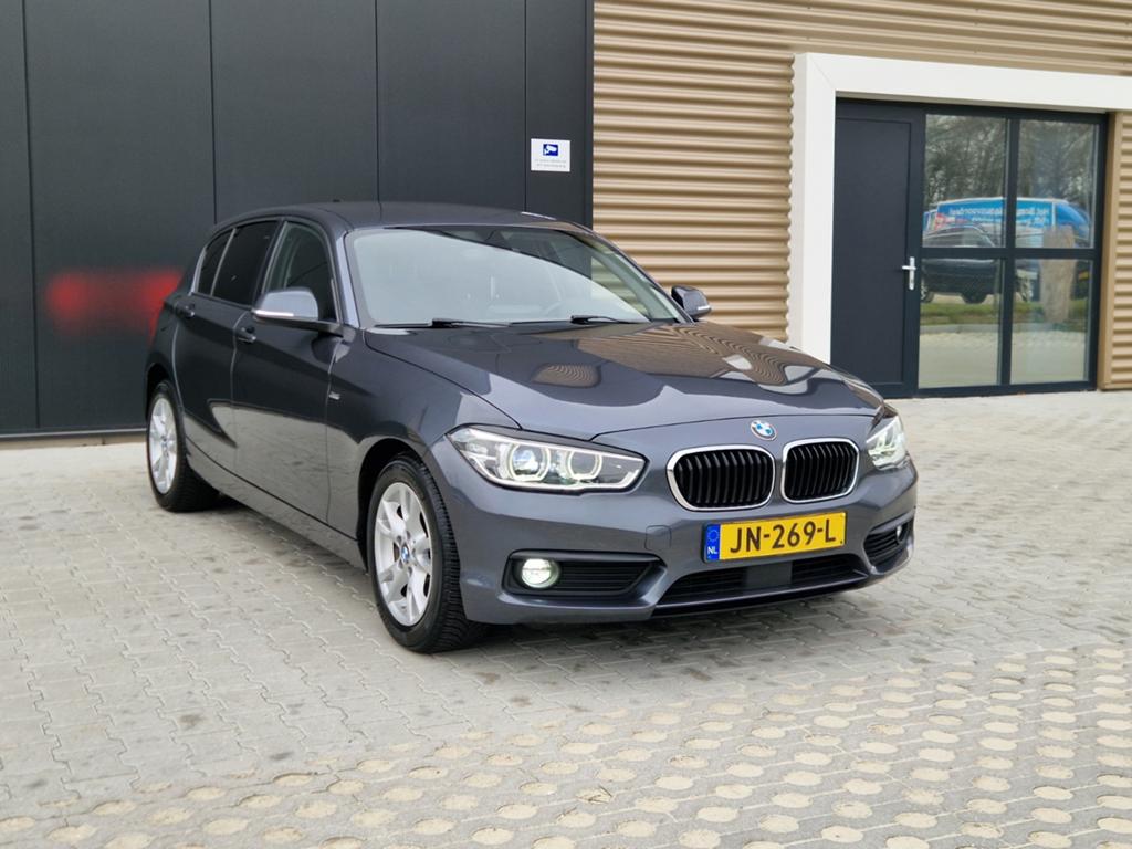 MOET WEG ! BMW  1.16i (LCI) Sportline | LED | N.A.P., Auto's, BMW, Stof, 1280 kg, Origineel Nederlands, 108 pk