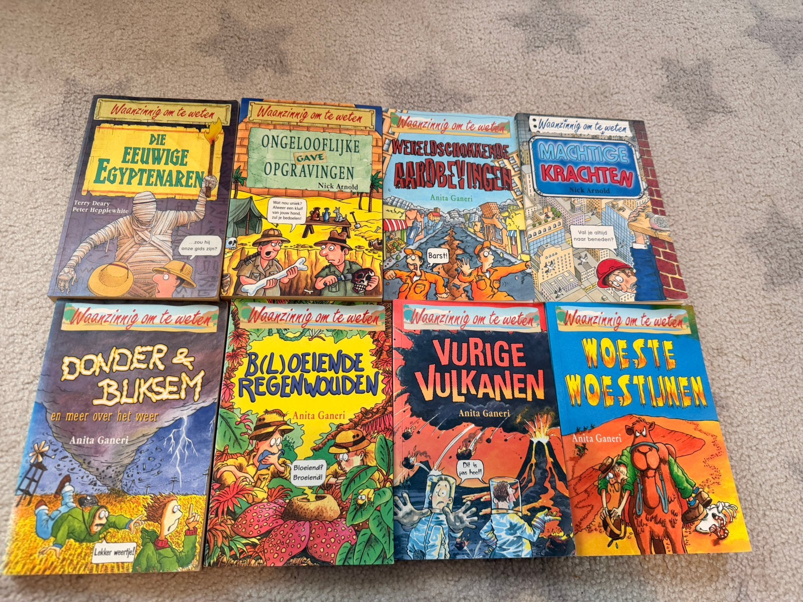 8x Waanzinnig om te weten boeken - weetjes, natuur, geschied, Boeken, Ophalen of Verzenden, Gelezen, Non-fictie