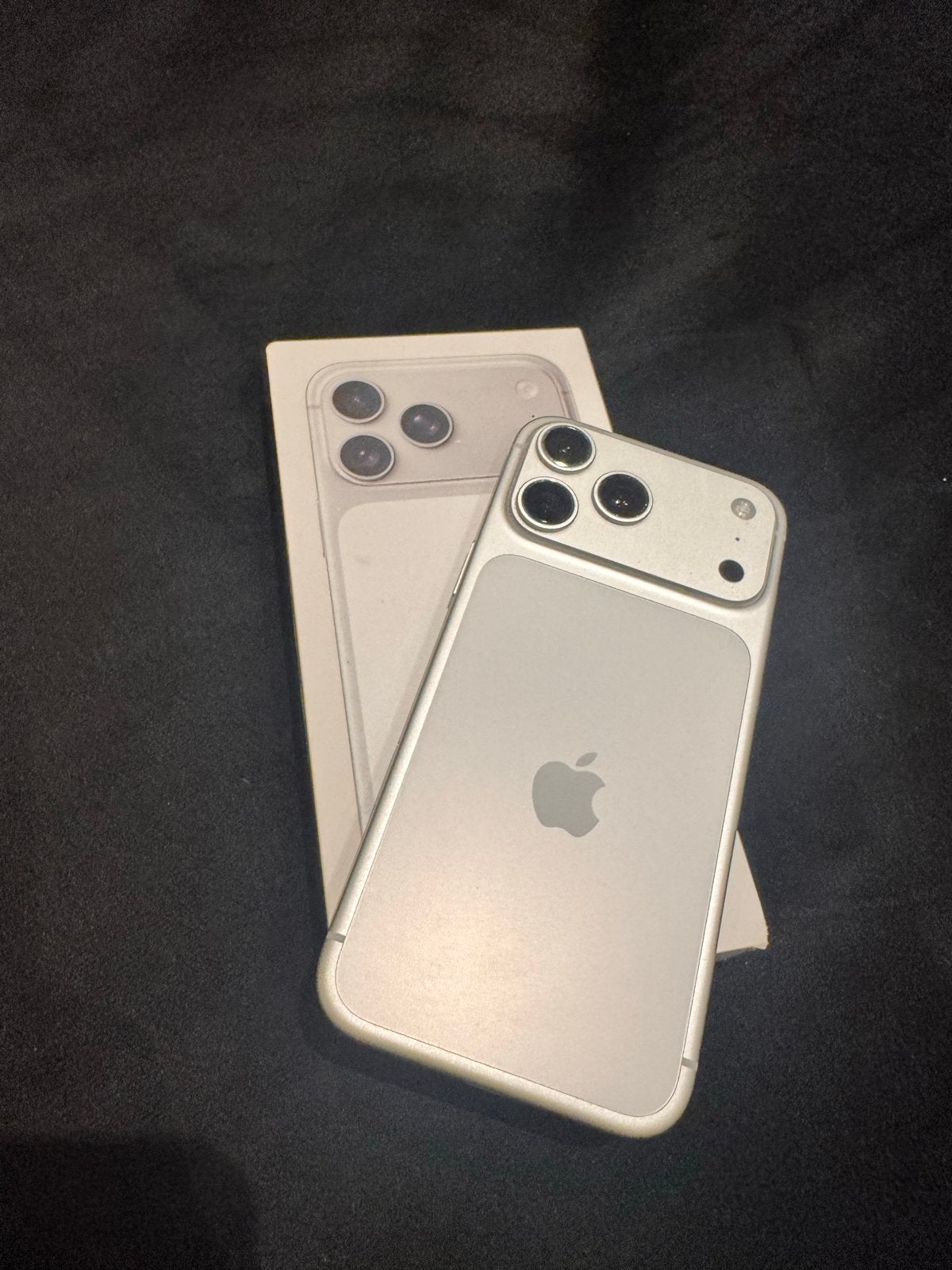 Apple iPhone 17 pro max 256gb Zilver - Zo goed als nieuw, Telecommunicatie, Zo goed als nieuw, Zonder simlock, Zonder abonnement