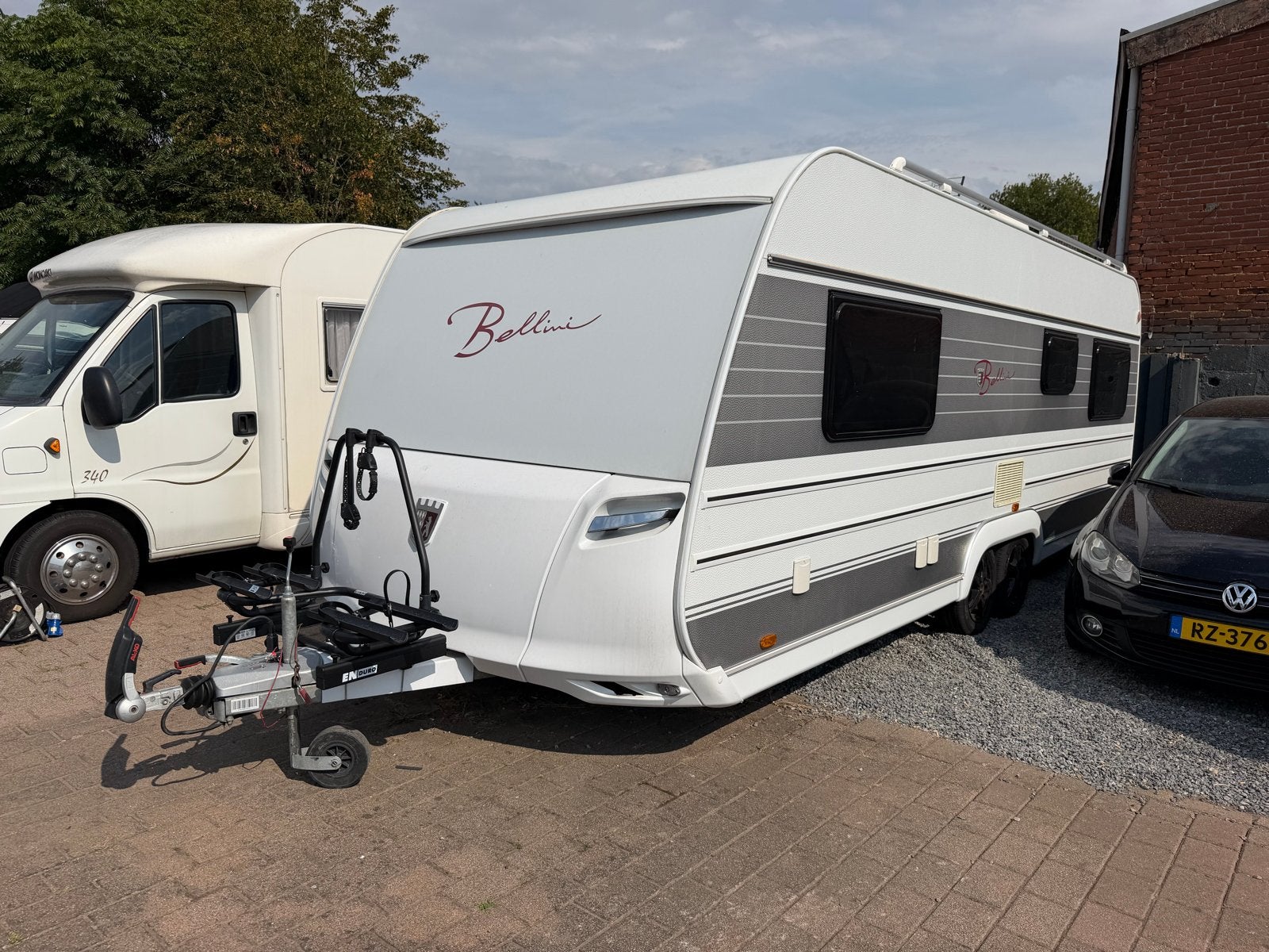 Tabbert Bellini caravan met voortent en fietsenrek, Rondzit, Tabbert, Schokbreker, 7 tot 8 meter