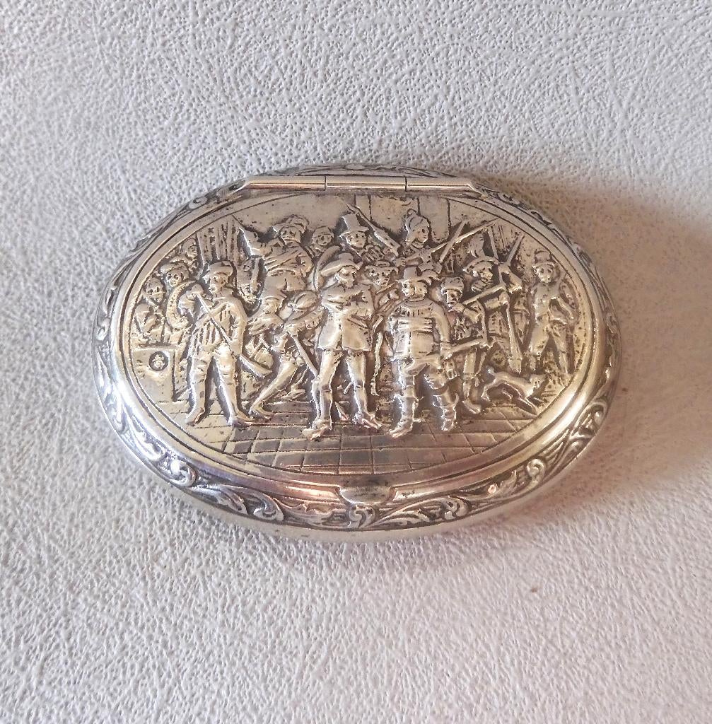 Nederlands zilveren snuifdoosje, Ophalen of Verzenden, Zilver