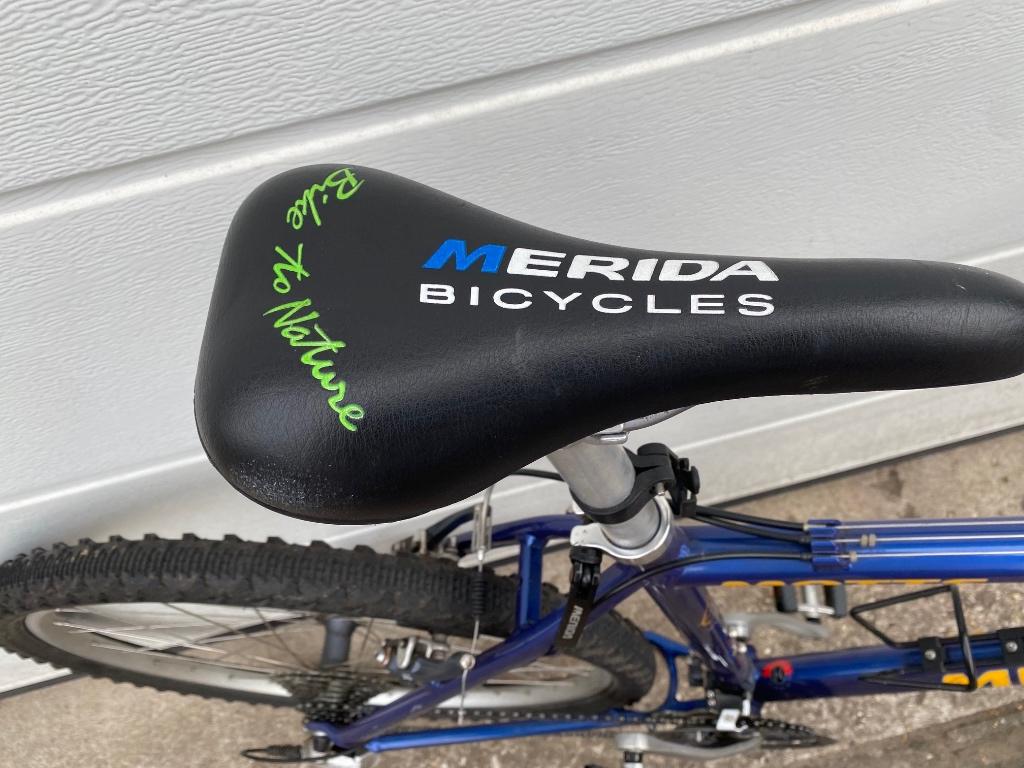 Merida Special race / mountainbike zadel prachtig mooi, Fietsen en Brommers, Fietsaccessoires | Overige Fietsaccessoires, Zo goed als nieuw