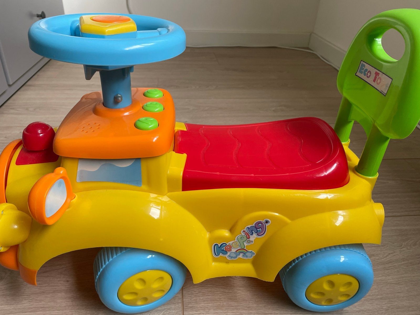 Eco Toy Loopauto - Kleurrijk en Stevig Speelplezier, Ophalen of Verzenden, Gebruikt, Loopvoertuig