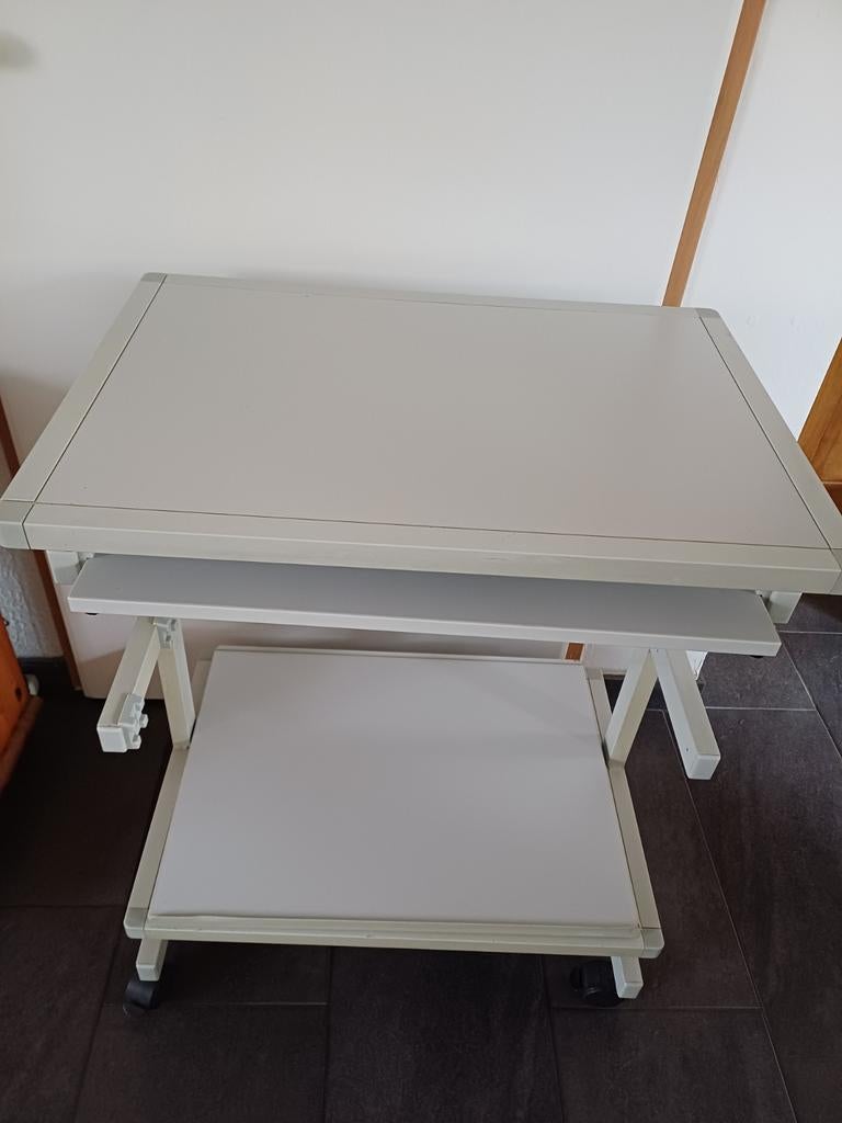 Verrijdbare computer/laptop tafel, Huis en Inrichting, Ophalen, 70 tot 120 cm