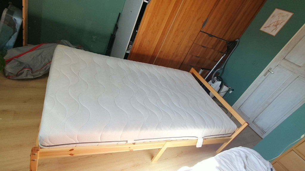 IKEA bed 120 x 2m. zgan  incl. matras, Ophalen, Beige, Zo goed als nieuw, Twijfelaar