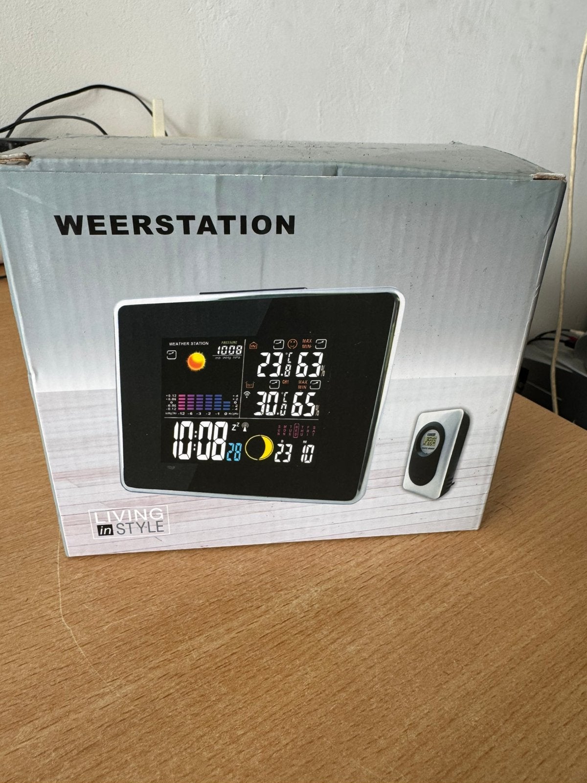 Weerstation + Buitensensor met kleur display ( Nieuw in doos, Ophalen of Verzenden, Zo goed als nieuw