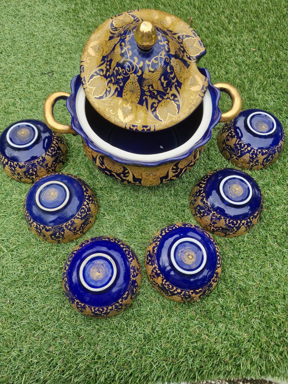 Het originele servies met pauwenmotief is oud, maar mooi, Antiek en Kunst, Ophalen of Verzenden