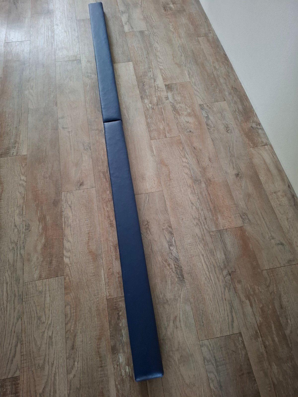Blauwe turnbalk van 237 cm lang en 10 cm breed, Sport en Fitness, Turnen, Ophalen, Zo goed als nieuw, Blauw, Materiaal