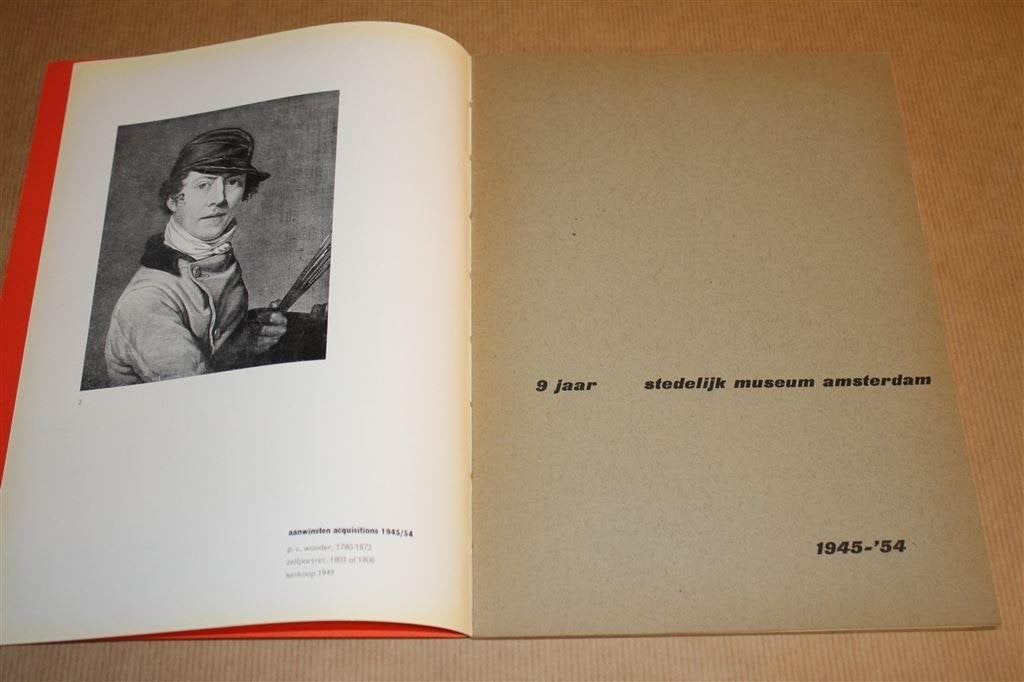 9 jaar Stedelijk Museum Amsterdam, 1945-'54., Ophalen of Verzenden, Gelezen
