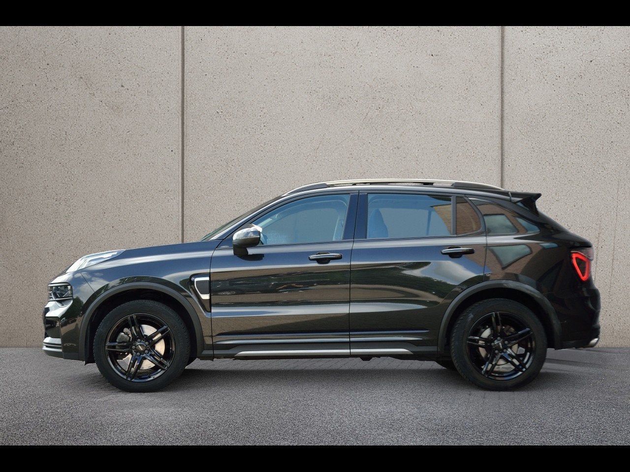 Lynk & Co 01 1.5 Plug-in Hybrid | Full Black | Trekhaak | Pa, Voorwielaandrijving, Stof, Zwart, Zwart