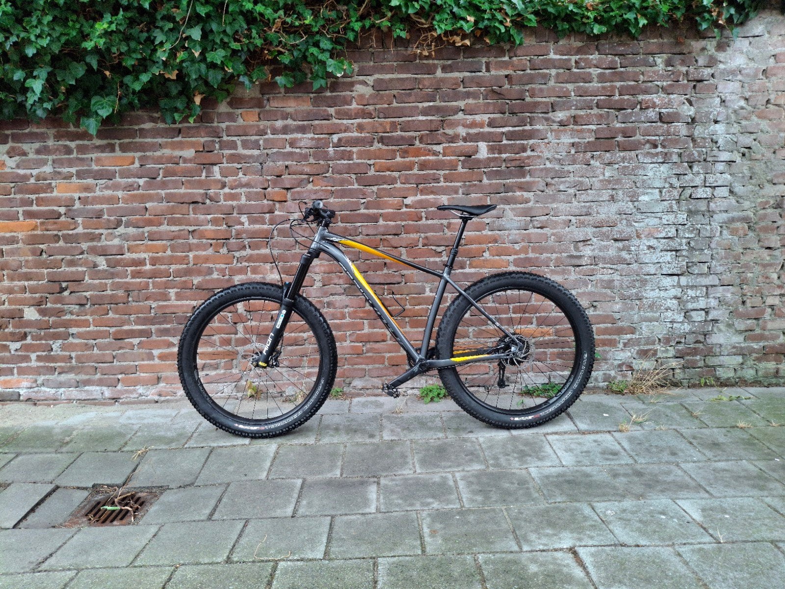 Specialized Rockhopper 27.5 L – SRAM X7 1x10 – Dropper – Tub, Gebruikt, Hardtail, 49 tot 53 cm, Schijfrem