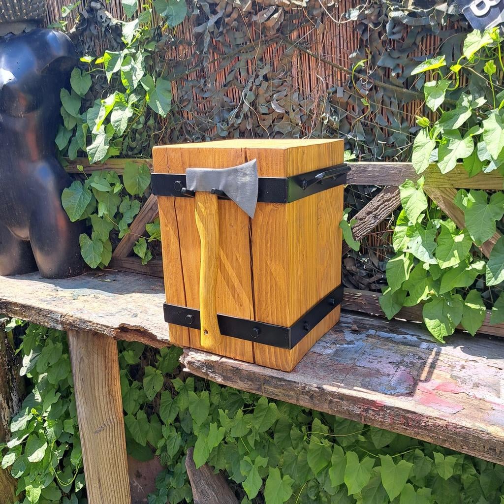 Hakblok hxbrxl 42x30x30 met bijl, geïmpregneerd, Tuin en Terras, Haardhout, Minder dan 3 m³, Ophalen of Verzenden