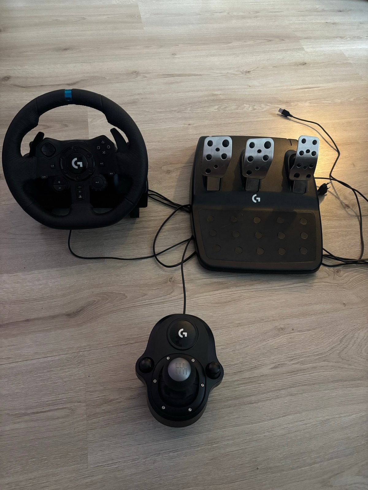 Logitech G923 racestuur met pedalen en shifter, Ophalen, Racestuur, Force feedback, Zo goed als nieuw