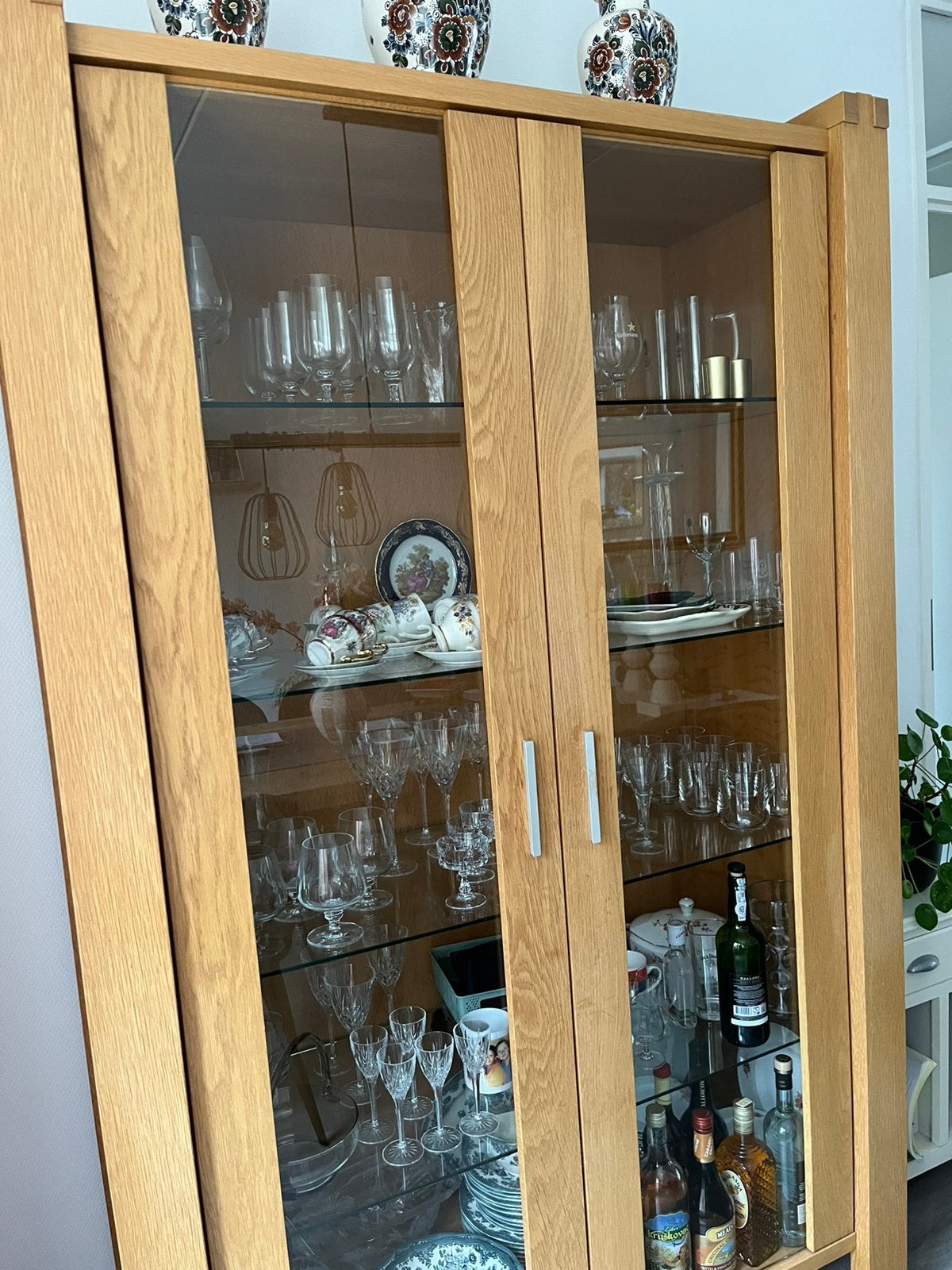 Servies kast, Huis en Inrichting, Kasten | Vitrinekasten, Ophalen, 100 tot 150 cm, Zo goed als nieuw, 150 tot 200 cm