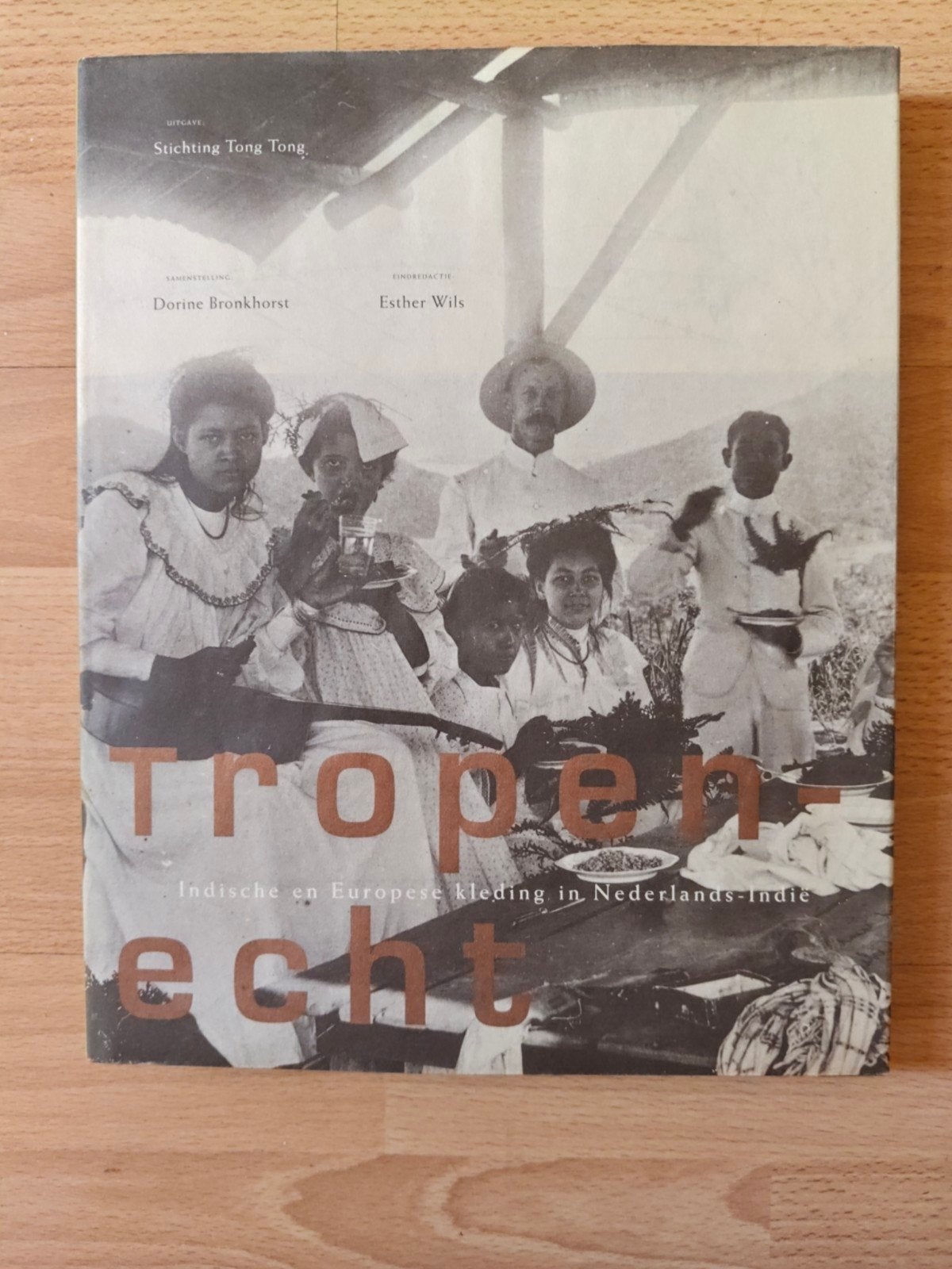 Tropenecht - Indische en Europese kleding Nederlands-Indie, Ophalen of Verzenden, Zo goed als nieuw